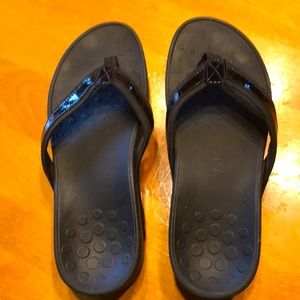 Vionic comfort flip flops